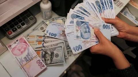 Bankalar faiz yarışında: İşte 1 milyon liraya bankaların verdiği aylık faiz oranları ve kazançları 11